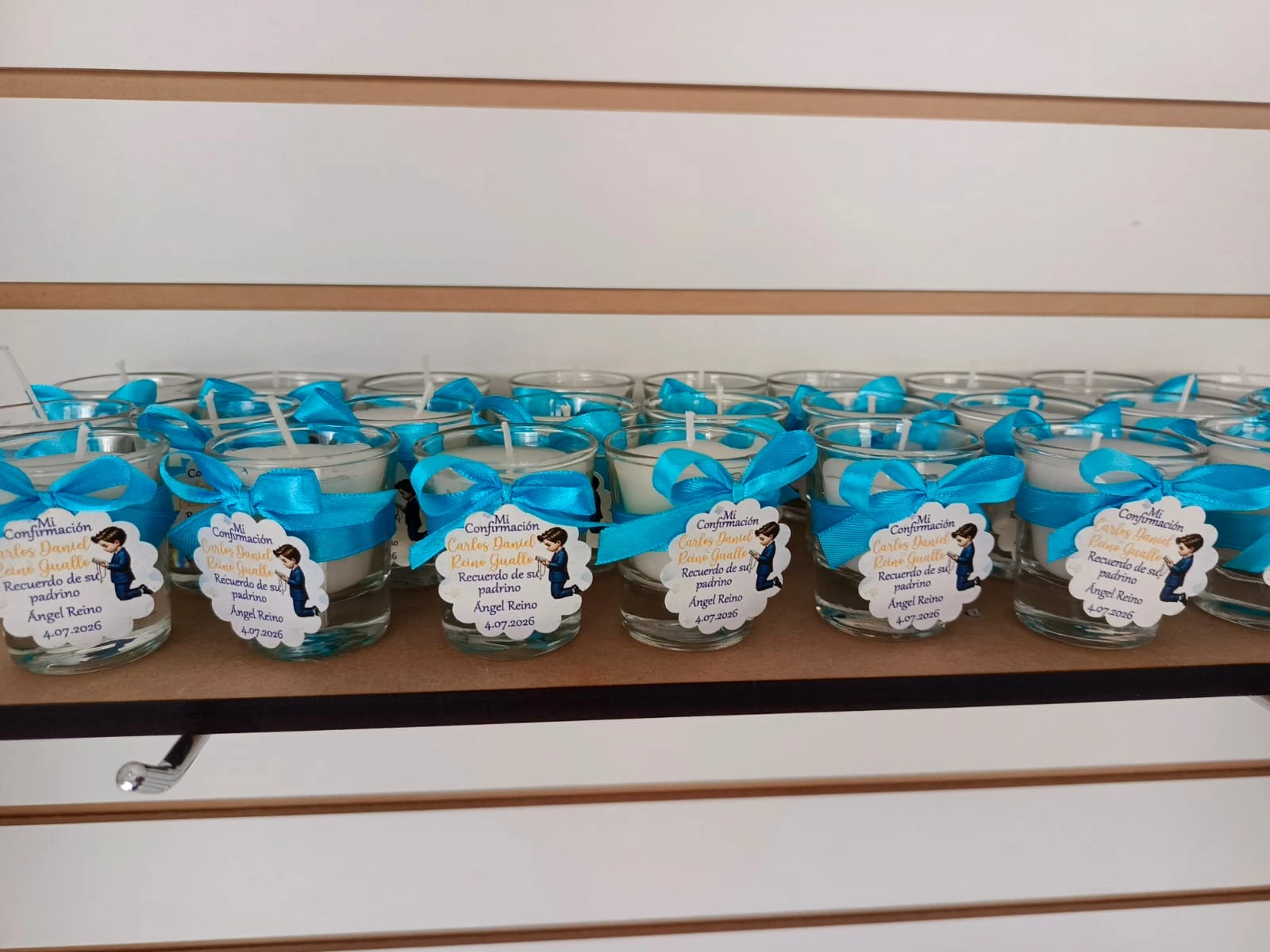 Serie de velas personalizadas producidas por cantidad