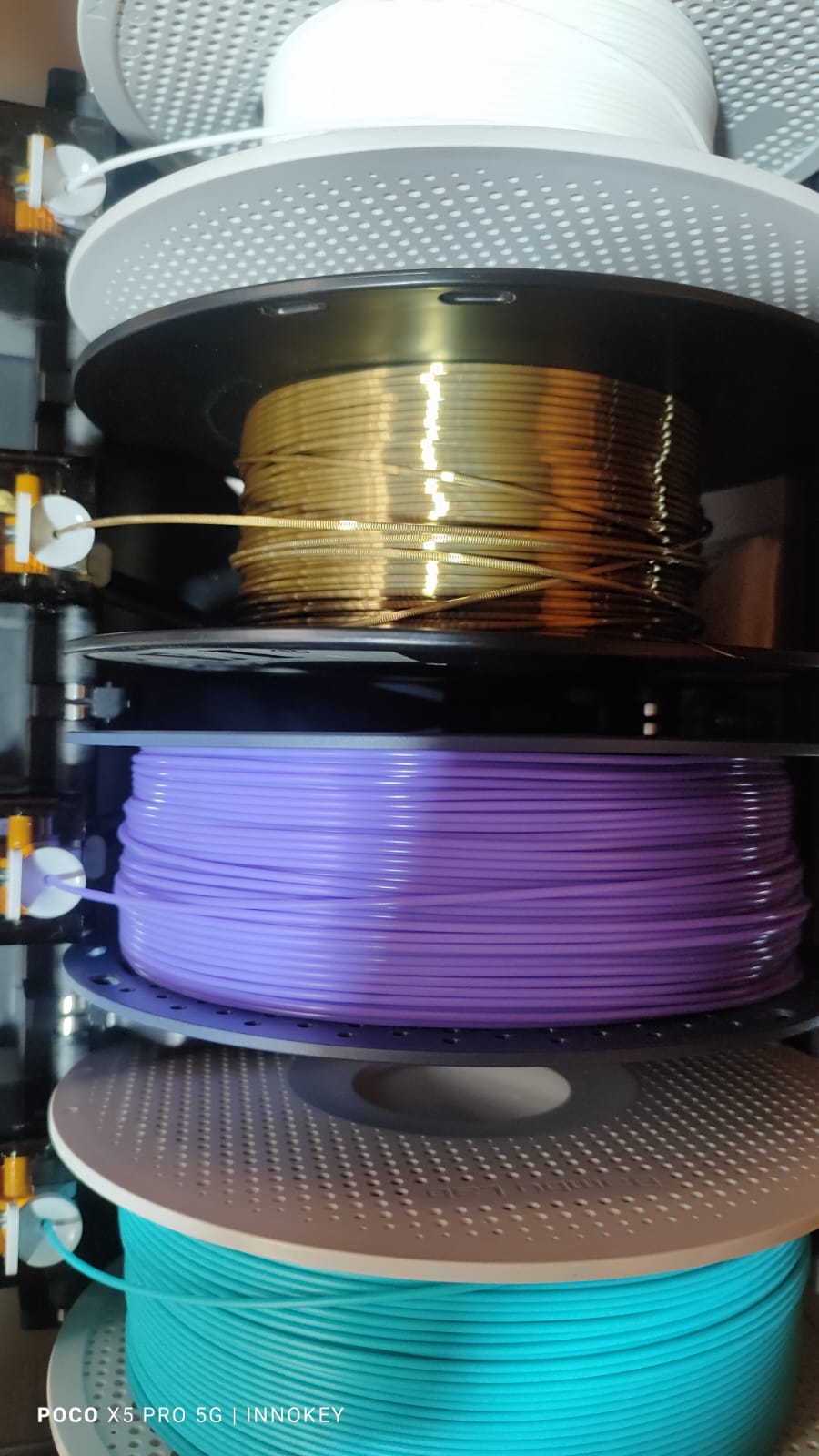 Fotografía del filamento de Innokey: Dorado antiguo PLA