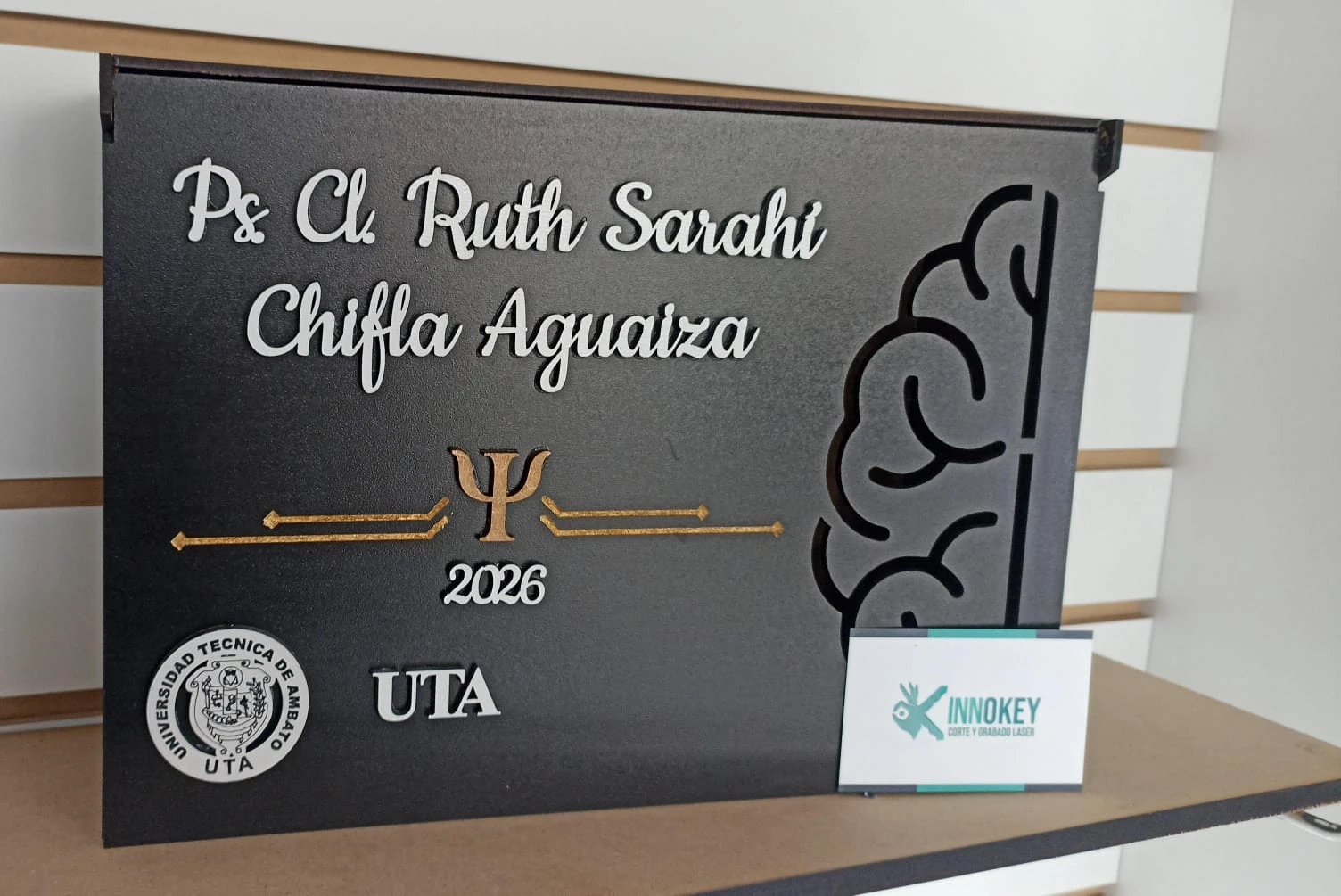 Caja personalizada para ceremonia de imposición de mandil de Psicología